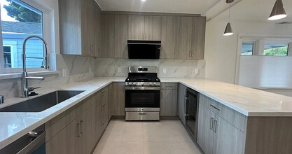 20 Grand Blvd in San Mateo, CA - Building Photo - Building Photo