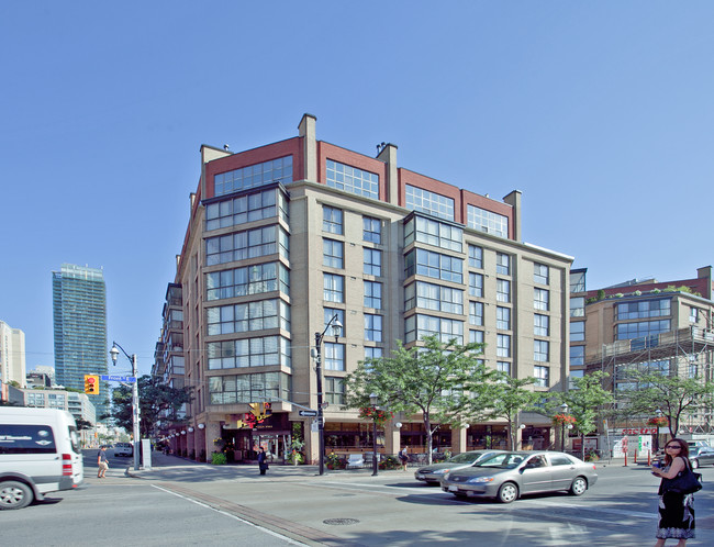 Market Square in Toronto, ON - Building Photo - Building Photo