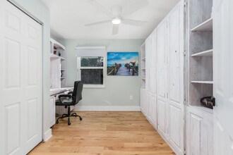 2950 Coach House Ln in Naples, FL - Building Photo - Building Photo