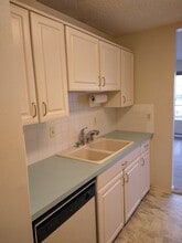 1014 11th St, Unit #205 in Bellingham, WA - Building Photo - Building Photo