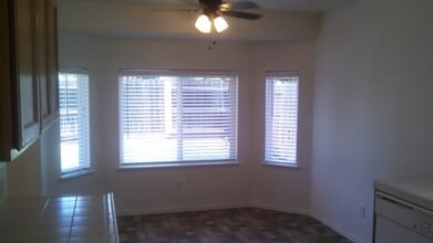 2101 Coughlin Ct in Dos Palos, CA - Building Photo - Building Photo