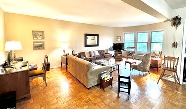 2500 Q St NW, Unit 502 in Washington, DC - Building Photo - Building Photo