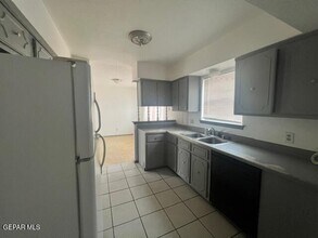 1590 Hartsdale Dr in Horizon City, TX - Building Photo - Building Photo
