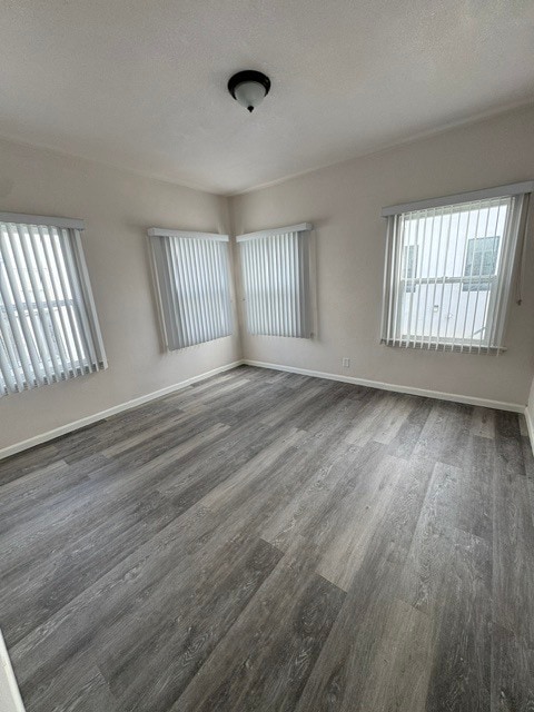 4915 San Vicente Blvd, Unit upper one bd duplex, Unit upper one bd duplex