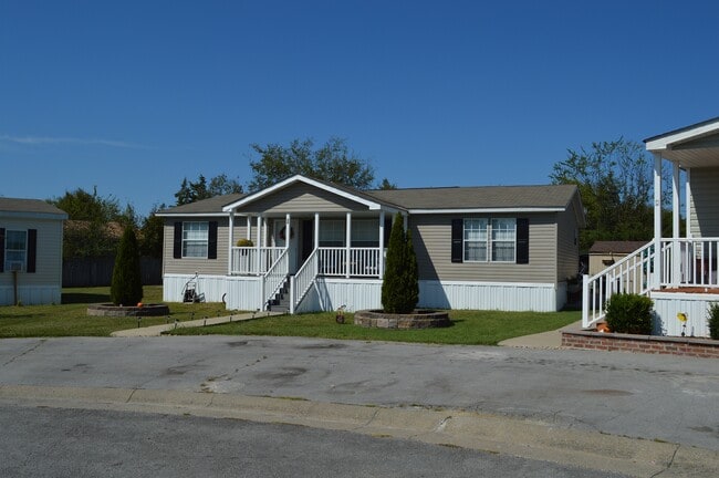 Weatherly Estates in Lebanon, TN - Building Photo - Building Photo