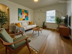 2651 Cloverdale Ave in Los Angeles, CA - Building Photo - Building Photo