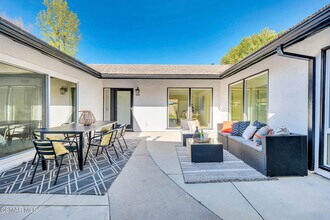 1387 Breckford Ct in Westlake Village, CA - Building Photo - Building Photo