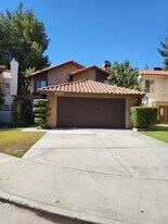 4147 Pinewood Lake Dr in Bakersfield, CA - Building Photo