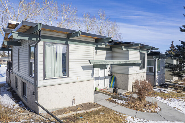 110 Braxton Pl SW in Calgary, AB - Building Photo - Primary Photo