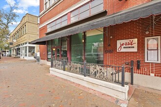 122 W Broughton St, Unit 206 in Savannah, GA - Foto de edificio - Building Photo