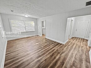 3741 Loren Dr in Decatur, GA - Building Photo - Building Photo