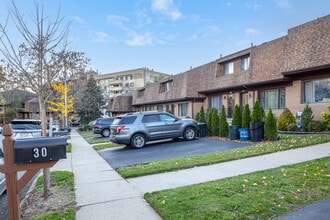 10 Amy Ct in Staten Island, NY - Foto de edificio - Building Photo