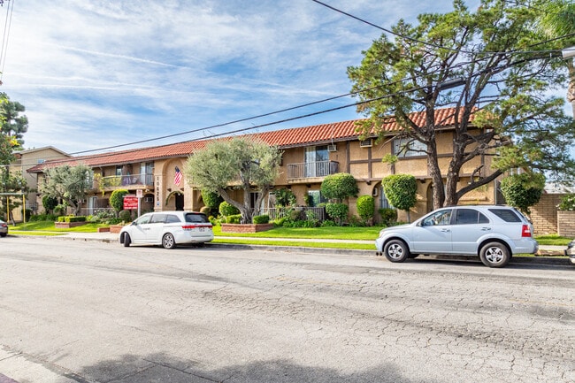 Parkside Villa Apartments in Granada Hills, CA - Building Photo - Building Photo