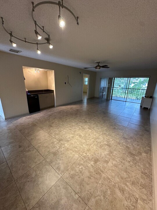 1501 NW 13th St, Unit 15 in Boca Raton, FL - Building Photo