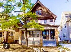 2463 N 45th St, Unit UPPER in Milwaukee, WI - Building Photo