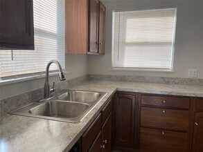 1938 Coulcrest Dr in Houston, TX - Building Photo - Building Photo