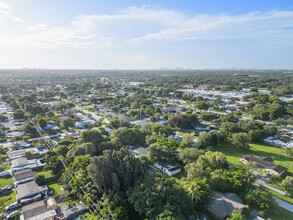 4381 SW 51st St in Fort Lauderdale, FL - Building Photo - Building Photo