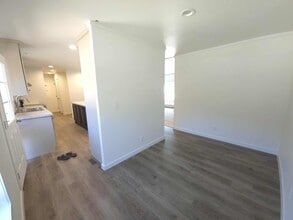 4122 Black Pne Wy in Springdale, WA - Building Photo - Building Photo