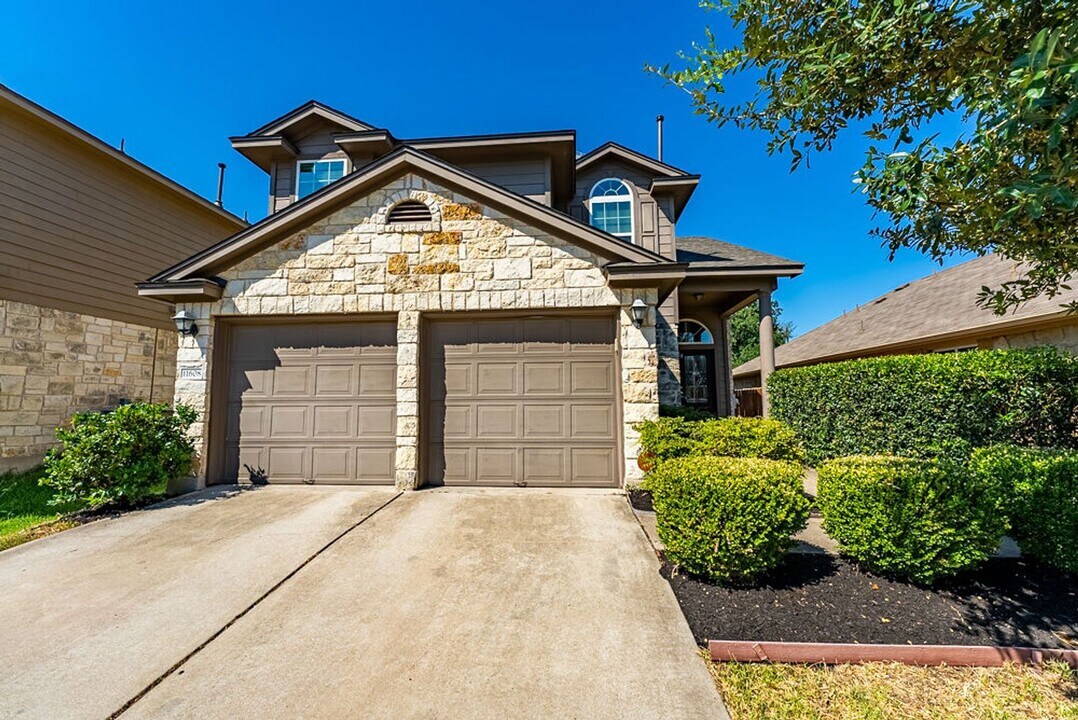 11608 Harpster Bend in Austin, TX - Building Photo
