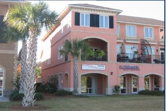 10 Johnston Way in Bluffton, SC - Building Photo - Building Photo