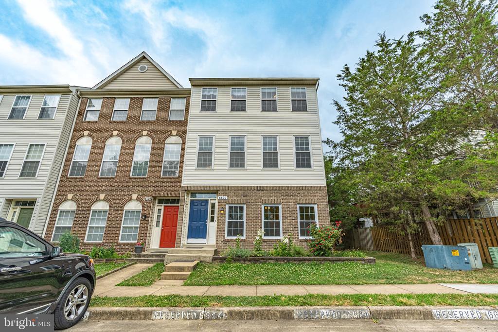 6600 Charles Green Square in Alexandria, VA - Building Photo