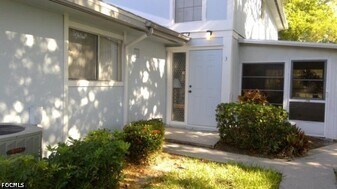 3260 Royal Canadian Trace in Ft. Myers, FL - Building Photo