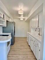 17440 Burbank Blvd in Los Angeles, CA - Building Photo