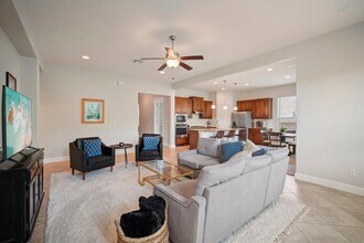 134 Summer Square Dr in Austin, TX - Building Photo - Building Photo