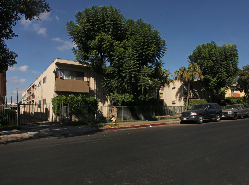 8165 Langdon Ave in Van Nuys, CA - Building Photo