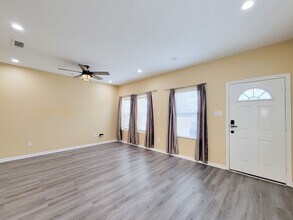 16361 Eastchase St in Montgomery, TX - Building Photo - Building Photo