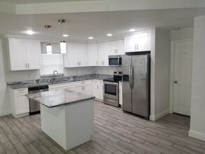 1406 E Renfro St in Plant City, FL - Building Photo - Building Photo