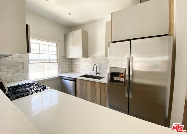 2666 Orchard Ave. in Los Angeles, CA - Building Photo - Building Photo