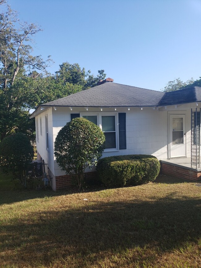 1300 Elberta Dr in Tallahassee, FL - Building Photo - Building Photo