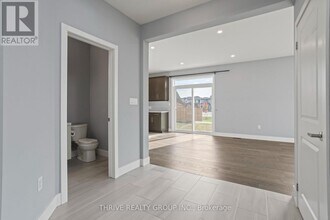 300 Edgevalley Rd in London, ON - Building Photo - Building Photo