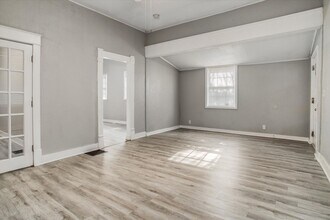 4512 E 9th St in Kansas City, MO - Foto de edificio - Building Photo