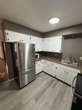 2950 N 184th St in Brookfield, WI - Foto de edificio - Building Photo