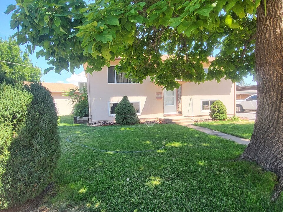 3611 Devonshire Ln in Pueblo, CO - Building Photo