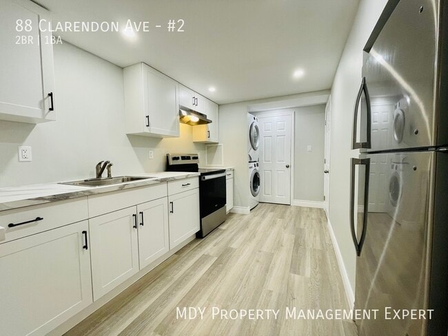 88 Clarendon Ave in Hamilton, ON - Building Photo - Building Photo