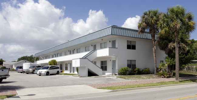 Regency House in Fort Pierce, FL - Foto de edificio - Building Photo