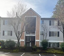 1011 156th Ave NE, Unit C217 in Bellevue, WA - Foto de edificio - Building Photo