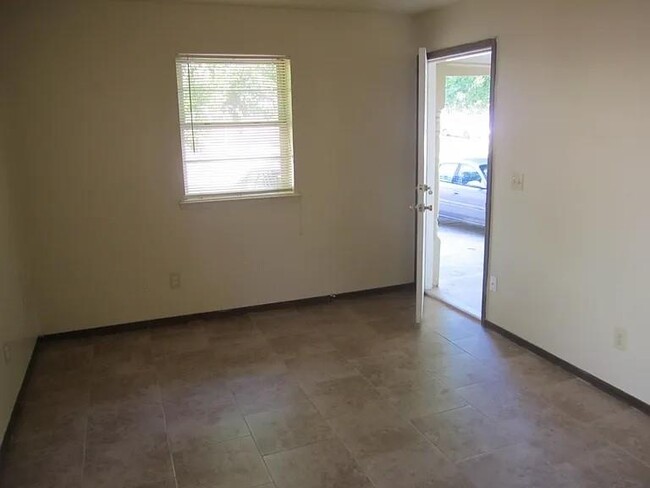 313 Garrison Dr in Norman, OK - Building Photo - Building Photo