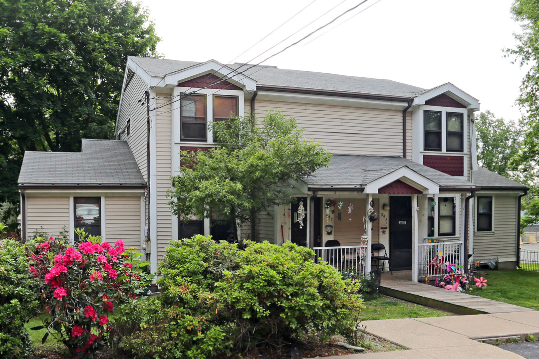 333 Pond St in Woonsocket, RI - Building Photo