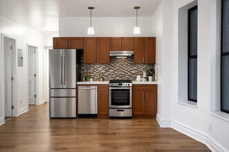 274 Mott St, Unit 4D in New York, NY - Building Photo - Building Photo