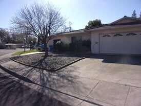 718 Linwood St in Vacaville, CA - Building Photo