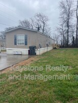 307 Jennifer St in Oak Grove, KY - Building Photo