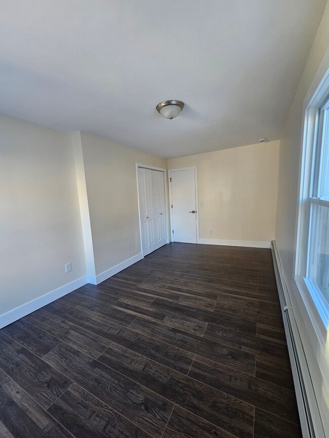 187 Ferry St, Unit 2 in New Haven, CT - Foto de edificio - Building Photo