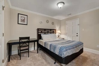 2201 1/2 Summit St in Durham, NC - Building Photo - Building Photo