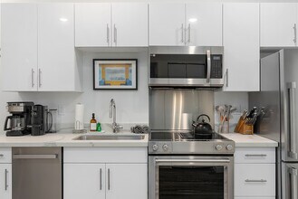 619 Malden Ave E in Seattle, WA - Building Photo - Building Photo