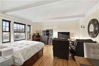 Christopher Street, Unit 2N in New York, NY - Foto de edificio - Building Photo