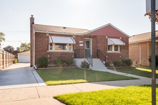 3233 S 60th Ct in Cicero, IL - Building Photo